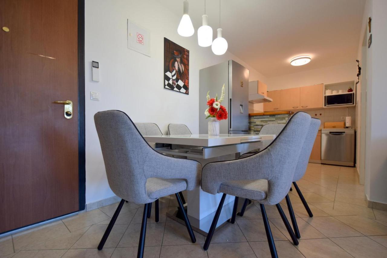 Apartment Lucy Malinska Εξωτερικό φωτογραφία