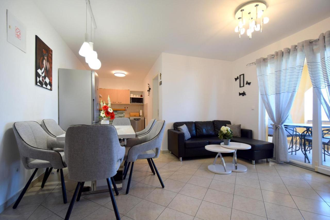 Apartment Lucy Malinska Εξωτερικό φωτογραφία