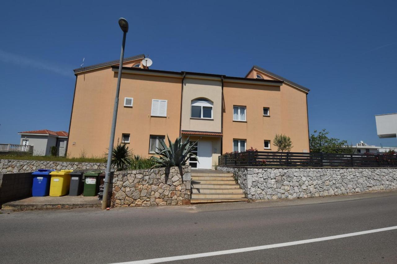 Apartment Lucy Malinska Εξωτερικό φωτογραφία